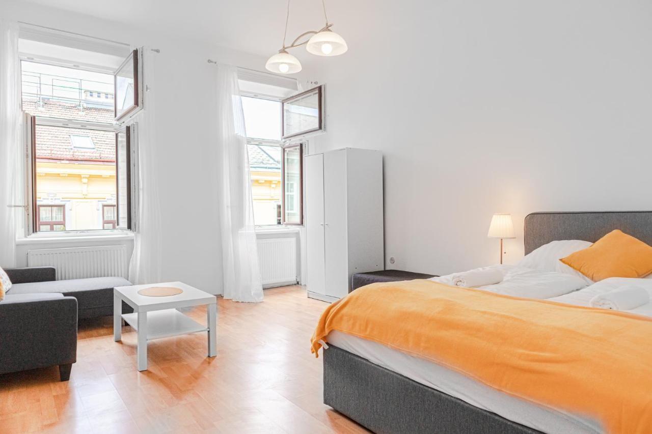 Pleasing 2br Apt. Akh-perfect For Groups Apartamento