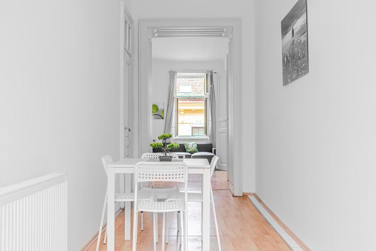 Pleasing 2br Apt. Akh-perfect For Groups Viena